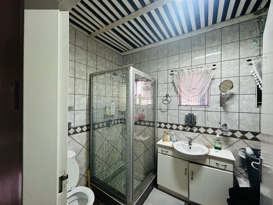6 Bedroom Property for Sale in Sasol Free State